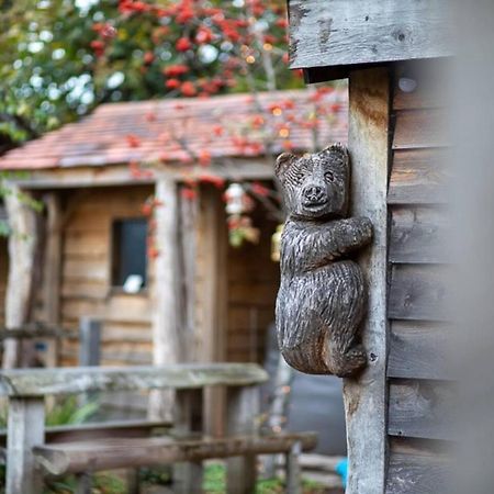 Charming 2-Bed Cabin In Сътън Колдфийлд Екстериор снимка