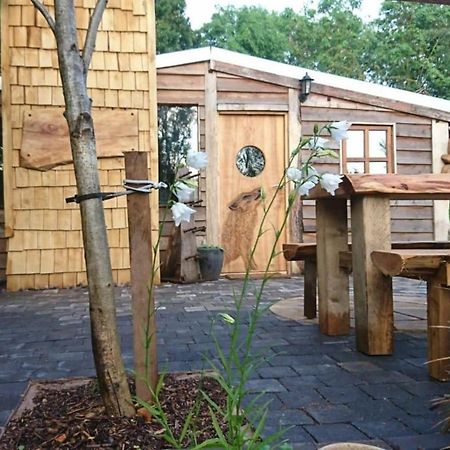 Charming 2-Bed Cabin In Сътън Колдфийлд Екстериор снимка
